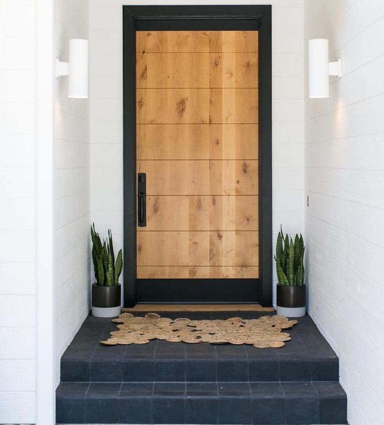 Pintu kayu dengan aksen warna hitam, Sumber: es.pinterest.com
